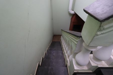 Casa à venda com 240m², 3 quartos e 5 vagasEscada externa