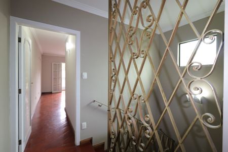 Casa à venda com 240m², 3 quartos e 5 vagasCorredor piso superior