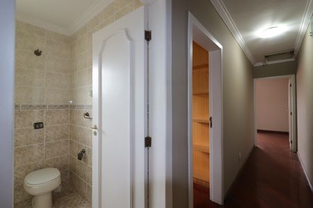 Casa à venda com 240m², 3 quartos e 5 vagasCorredor piso superior