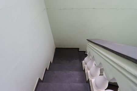 Casa à venda com 240m², 3 quartos e 5 vagasEscada externa