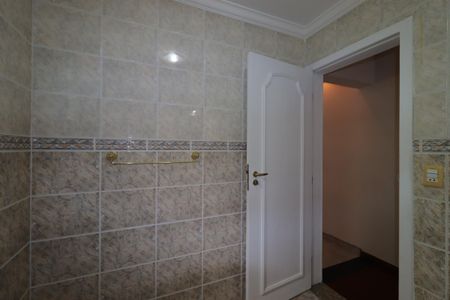 Casa à venda com 240m², 3 quartos e 5 vagasBanheiro Social 2