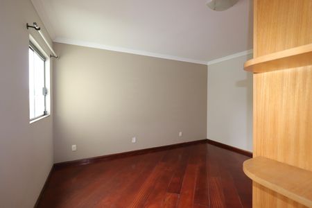 Casa à venda com 240m², 3 quartos e 5 vagasQuarto 2