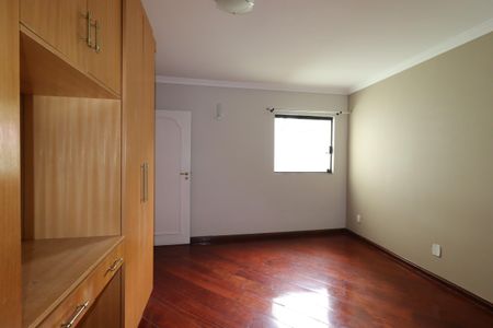 Casa à venda com 240m², 3 quartos e 5 vagasQuarto 2