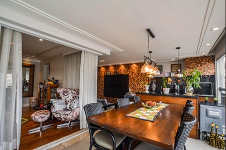 Apartamento à venda com 177m², 3 quartos e 4 vagas Apartamento à venda com 177m², 3 quartos e 4 vagasVaranda gourmet