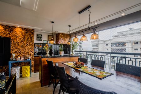 Apartamento à venda com 177m², 3 quartos e 4 vagas Apartamento à venda com 177m², 3 quartos e 4 vagasVaranda gourmet