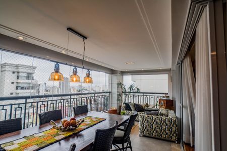 Apartamento à venda com 177m², 3 quartos e 4 vagas Apartamento à venda com 177m², 3 quartos e 4 vagasVaranda gourmet