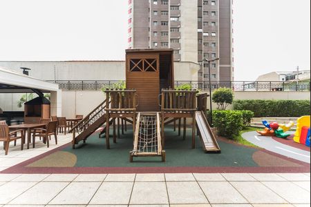 Apartamento à venda com 177m², 3 quartos e 4 vagas Apartamento à venda com 177m², 3 quartos e 4 vagasÁrea comum - Playground