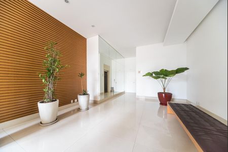 Apartamento à venda com 177m², 3 quartos e 4 vagas Apartamento à venda com 177m², 3 quartos e 4 vagasHall