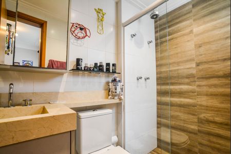 Apartamento à venda com 177m², 3 quartos e 4 vagas Apartamento à venda com 177m², 3 quartos e 4 vagasBanheiro da Suíte 1