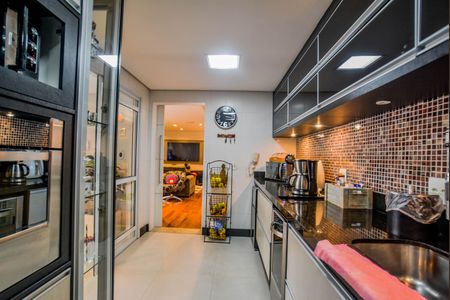 Apartamento à venda com 177m², 3 quartos e 4 vagas Apartamento à venda com 177m², 3 quartos e 4 vagasCozinha