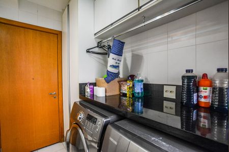 Apartamento à venda com 177m², 3 quartos e 4 vagas Apartamento à venda com 177m², 3 quartos e 4 vagasÁrea de Serviço