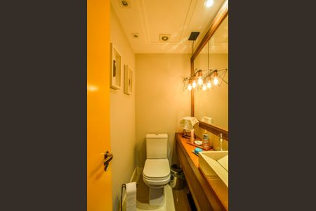 Apartamento à venda com 177m², 3 quartos e 4 vagas Apartamento à venda com 177m², 3 quartos e 4 vagasLavabo