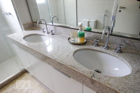 Casa à venda com 450m², 4 quartos e 2 vagas