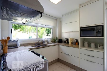 Casa à venda com 450m², 4 quartos e 2 vagas