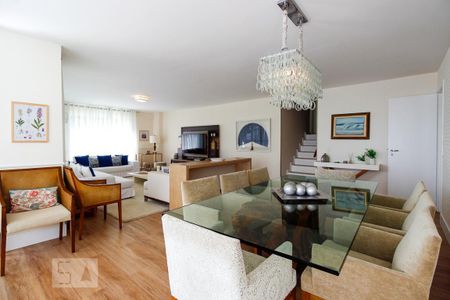 Casa à venda com 450m², 4 quartos e 2 vagas