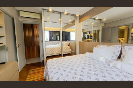 Apartamento à venda com 216m², 4 quartos e 4 vagasQuarto 2