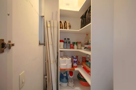 Apartamento à venda com 222m², 4 quartos e sem vagaDispensa