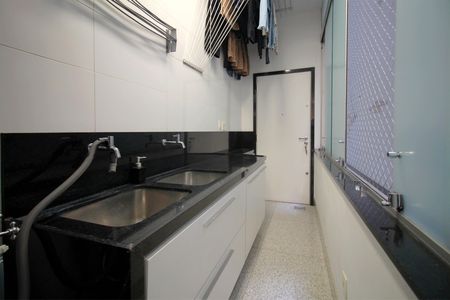 Apartamento à venda com 222m², 4 quartos e sem vagaÁrea de Serviço
