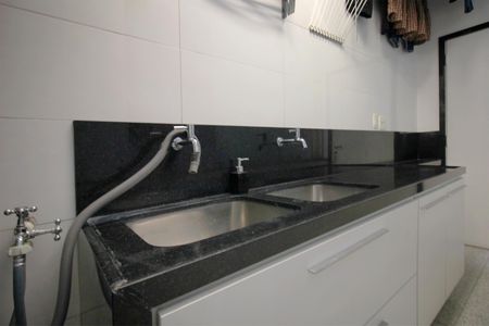 Apartamento à venda com 222m², 4 quartos e sem vagaÁrea de Serviço