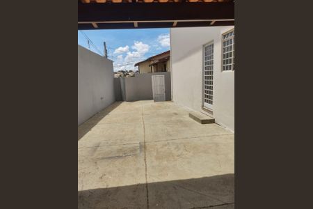 Casa à venda com 235m², 3 quartos e 2 vagasFoto 02