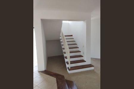 Casa à venda com 235m², 3 quartos e 2 vagasFoto 03