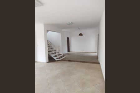 Casa à venda com 235m², 3 quartos e 2 vagasFoto 24