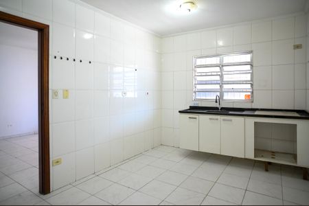 Casa à venda com 120m², 2 quartos e 4 vagas Casa à venda com 120m², 2 quartos e 4 vagasCozinha