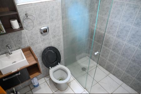 Casa à venda com 120m², 2 quartos e 4 vagas Casa à venda com 120m², 2 quartos e 4 vagasBanheiro