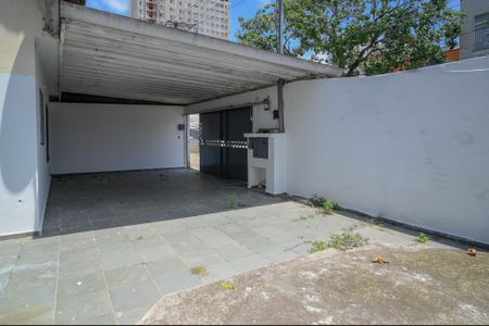 Casa à venda com 120m², 2 quartos e 4 vagas Casa à venda com 120m², 2 quartos e 4 vagasQuintal