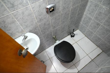 Casa à venda com 120m², 2 quartos e 4 vagas Casa à venda com 120m², 2 quartos e 4 vagasLavabo