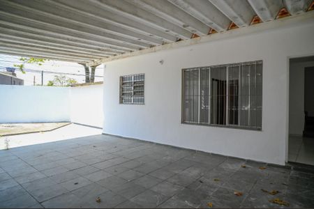 Casa à venda com 120m², 2 quartos e 4 vagas Casa à venda com 120m², 2 quartos e 4 vagasGaragem