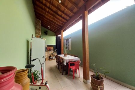 Casa à venda com 259m², 3 quartos e 15 vagas Casa à venda com 259m², 3 quartos e 15 vagasÁrea comum - Churrasqueira