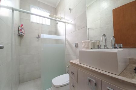 Casa à venda com 259m², 3 quartos e 15 vagas Casa à venda com 259m², 3 quartos e 15 vagasBanheiro