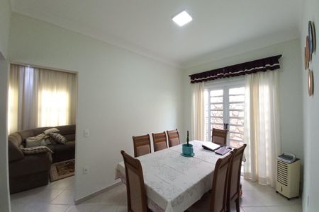Casa à venda com 259m², 3 quartos e 15 vagas Casa à venda com 259m², 3 quartos e 15 vagasSala de Jantar