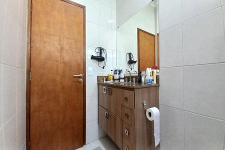 Casa à venda com 259m², 3 quartos e 15 vagas Casa à venda com 259m², 3 quartos e 15 vagasBanheiro da Suíte 3