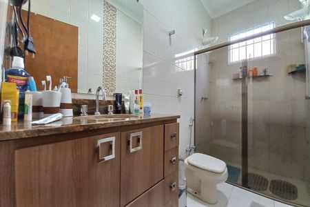 Casa à venda com 259m², 3 quartos e 15 vagas Casa à venda com 259m², 3 quartos e 15 vagasBanheiro da Suíte 3