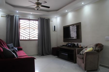 Casa à venda com 125m², 3 quartos e 2 vagasSala