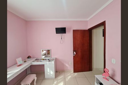 Casa à venda com 125m², 3 quartos e 2 vagasQuarto 