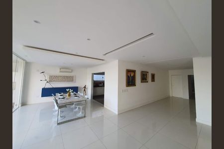 Casa à venda com 500m², 4 quartos e 4 vagas