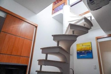 Casa à venda com 220m², 4 quartos e 2 vagas