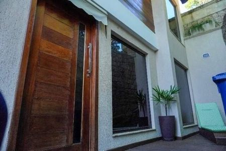 Casa à venda com 220m², 4 quartos e 2 vagas