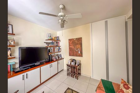 Apartamento à venda com 120m², 3 quartos e 2 vagasQuarto 2