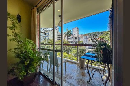 Apartamento à venda com 120m², 3 quartos e 2 vagasSala