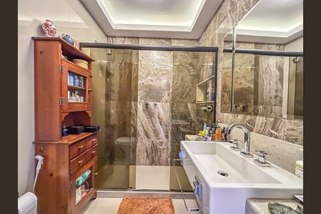 Apartamento à venda com 120m², 3 quartos e 2 vagasBanheiro da Suíte 1