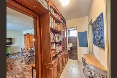 Apartamento à venda com 120m², 3 quartos e 2 vagasCorredor