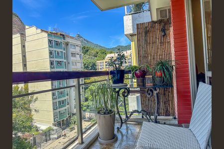 Apartamento à venda com 120m², 3 quartos e 2 vagasSala