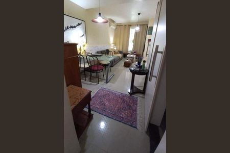 Casa à venda com 78m², 2 quartos e 1 vaga