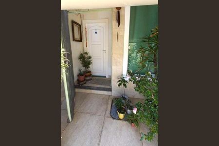 Casa à venda com 78m², 2 quartos e 1 vaga