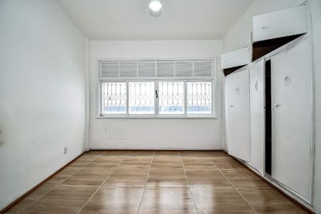 Casa à venda com 166m², 3 quartos e 1 vaga