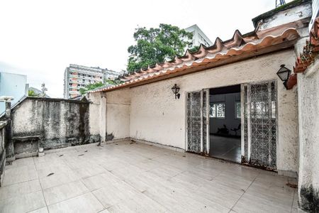Casa à venda com 166m², 3 quartos e 1 vaga
